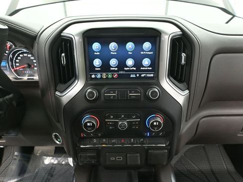 Used 2019 Chevrolet Silverado 1500 LTZ image 38