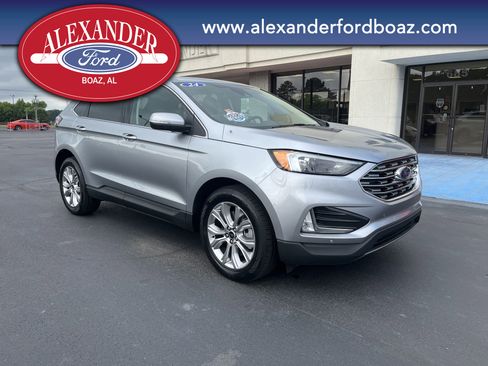 Used 2024 Ford Edge Titanium image 3