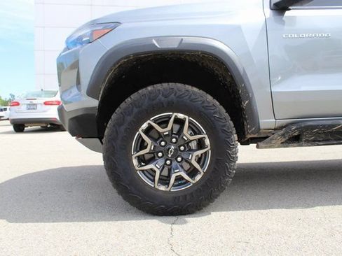 Used 2024 Chevrolet Colorado ZR2 w/ ZR2 Convenience Package III AWD/4WD image 9