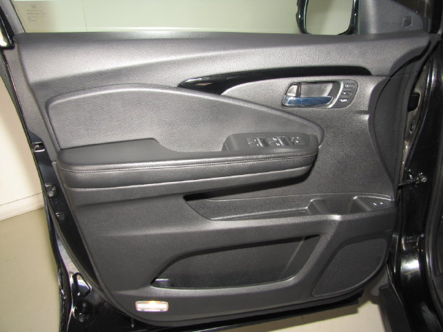 Used 2021 Honda Pilot Touring image 33