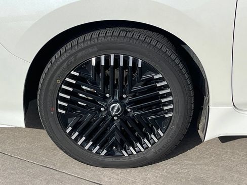 Used 2025 Nissan Leaf SV Plus FWD image 6