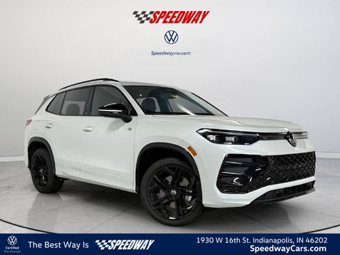 Used 2025 Volkswagen Tiguan SE R-Line AWD/4WD image 1