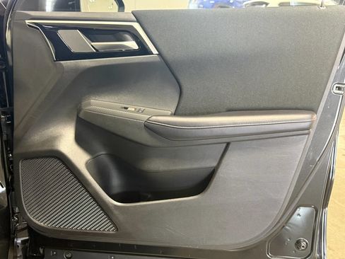 Used 2024 Mitsubishi Outlander ES FWD image 14