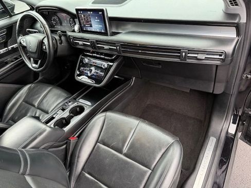 Used 2022 Lincoln Corsair AWD w/ Premium Package image 17
