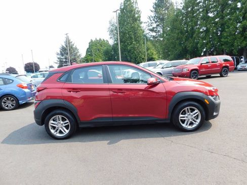 Used 2023 Hyundai Kona SE FWD image 17