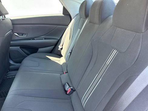 Used 2024 Hyundai Elantra Blue FWD image 13