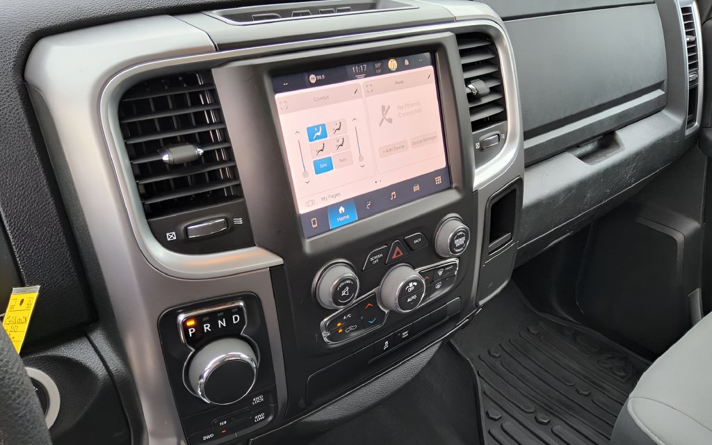 Used 2023 RAM 1500 Classic SLT w/ Electronics Group AWD/4WD image 13