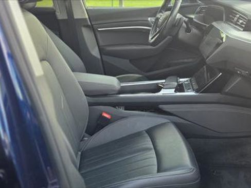 Used 2022 Audi e-tron Premium image 21