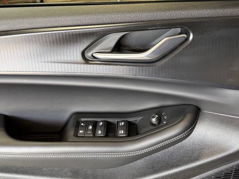 Certified 2025 Jeep Grand Cherokee Laredo X w/ Luxury Tech Group I AWD/4WD image 33