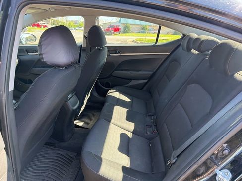 Used 2018 Hyundai Elantra SE image 10