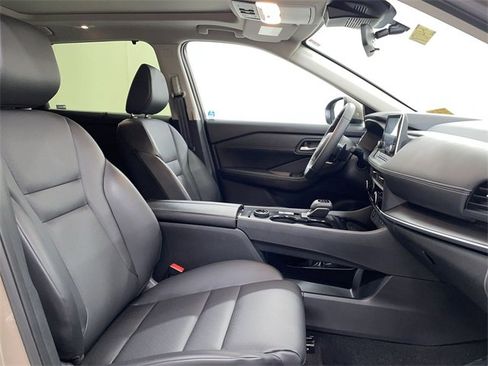 Certified 2024 Nissan Rogue SV w/ SV Premium Package image 20