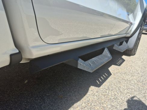 Used 2024 GMC Canyon Elevation w/ Convenience Package image 11