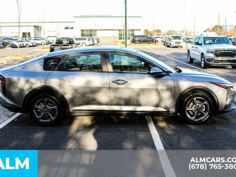 Used 2025 Kia K4 LXS image 9