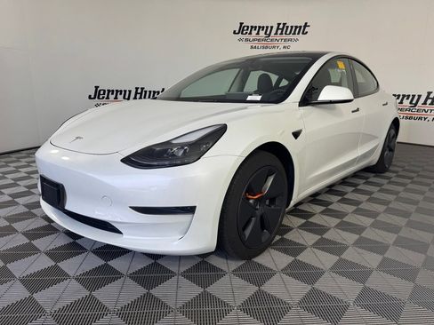 Used 2023 Tesla Model 3 Standard Range RWD image 1