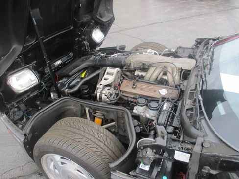 Used 1988 Chevrolet Corvette Coupe RWD image 16