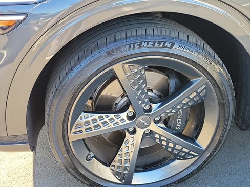 Certified 2023 Genesis GV70 2.5T w/ Sport Prestige Package image 25