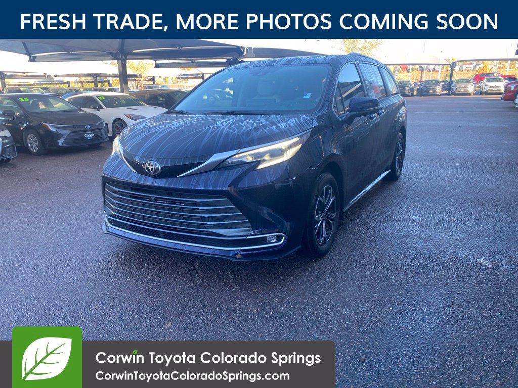 Used 2026 Toyota Sienna Platinum AWD/4WD image 3