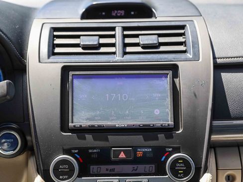 Used 2012 Toyota Camry LE FWD image 15