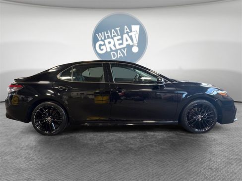 Used 2023 Toyota Camry XSE image 2