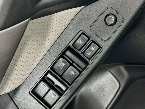 Used 2015 Subaru Forester 2.5i Limited image 17