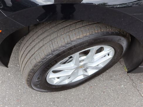 Used 2024 Chevrolet Equinox LT w/ LPO, Floor Liner Package FWD image 40