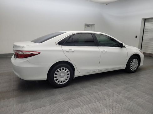 Used 2017 Toyota Camry LE image 10
