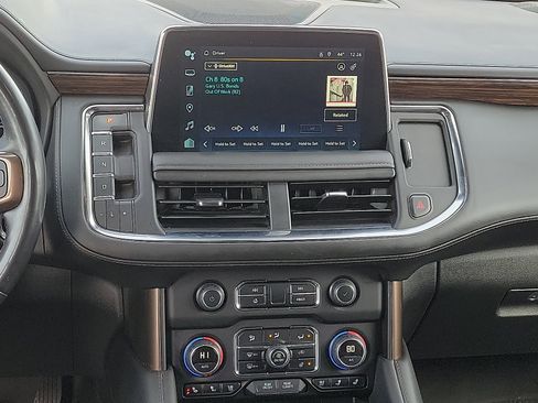 Used 2024 Chevrolet Suburban High Country w/ Advanced Technology Package image 10