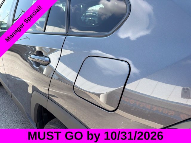 Used 2022 Toyota RAV4 XLE Premium FWD image 17