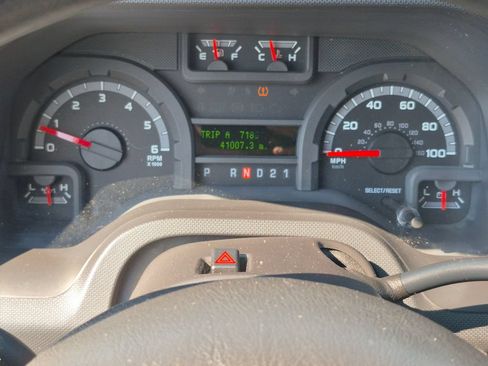 Used 2009 Ford E-350 and Econoline 350 XL RWD image 14