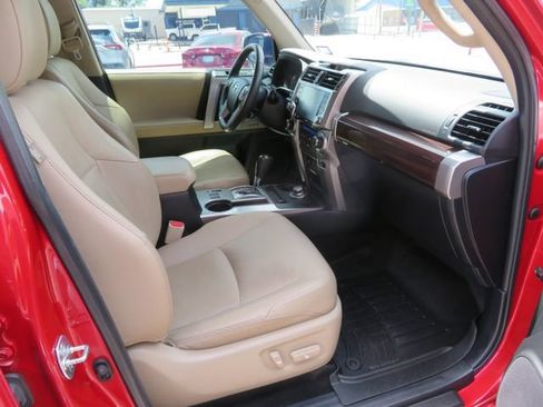 Used 2022 Toyota 4Runner Limited AWD/4WD image 11