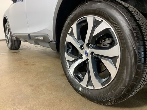 Used 2022 Subaru Outback Limited image 15