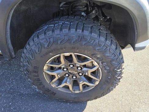 Used 2024 Chevrolet Colorado ZR2 image 6
