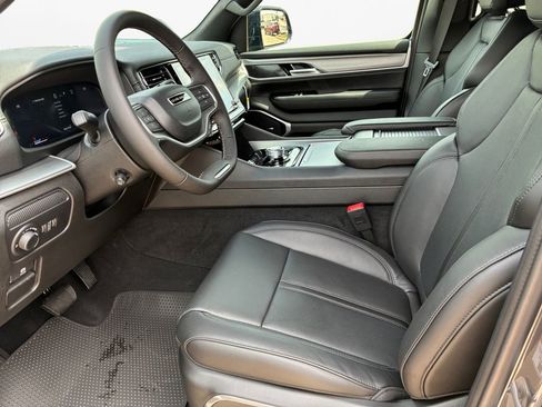 New 2026 Jeep Grand Wagoneer L 2WD image 19