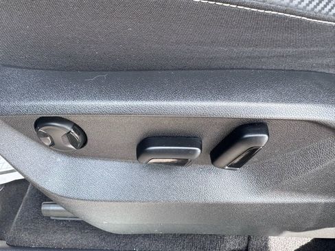 Used 2024 Volkswagen Atlas Cross Sport SE image 13