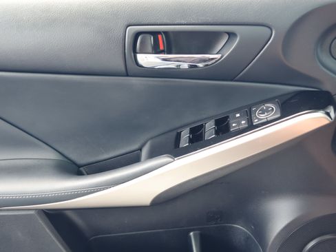 Used 2015 Lexus IS 250 RWD image 12