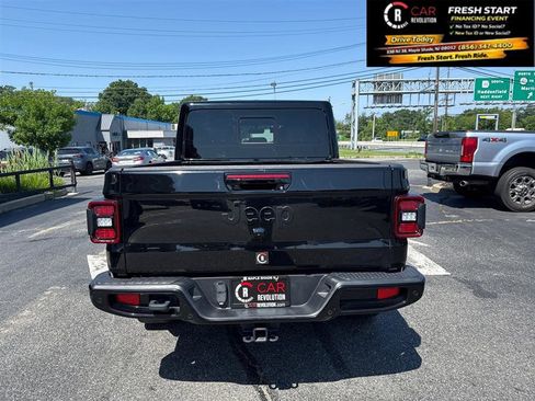Used 2021 Jeep Gladiator Overland AWD/4WD image 6