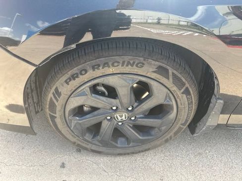 Used 2017 Honda Accord EX image 6