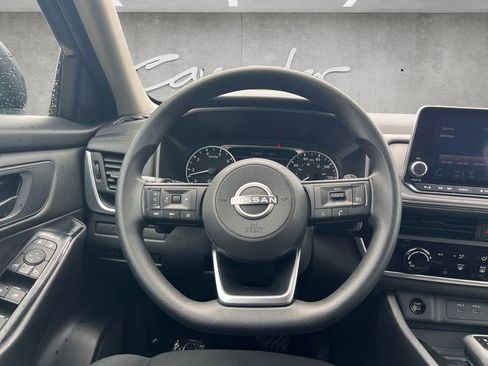 Used 2024 Nissan Rogue S FWD image 21