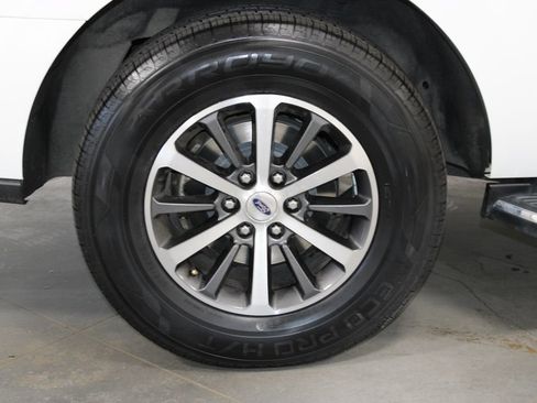 Used 2020 Ford Expedition XLT w/ Equipment Group 202A AWD/4WD image 59