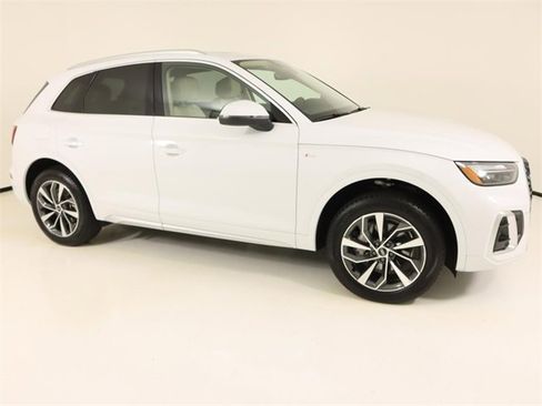 Certified 2025 Audi Q5 2.0T Premium Plus w/ Premium Plus Package image 6