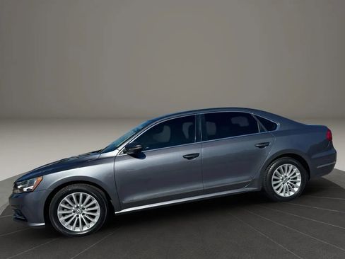 Used 2016 Volkswagen Passat 1.8T SE FWD image 4