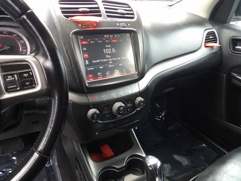 Used 2017 Dodge Journey Crossroad FWD image 8