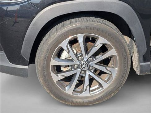 Used 2022 Toyota Corolla Cross XLE AWD/4WD image 15