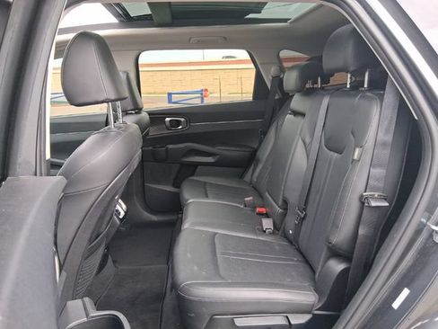 Used 2024 Kia Sorento S w/ Panoramic Sunroof Package FWD image 19