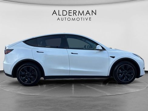 Used 2023 Tesla Model Y AWD image 6