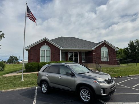 Used 2015 Kia Sorento LX FWD image 11