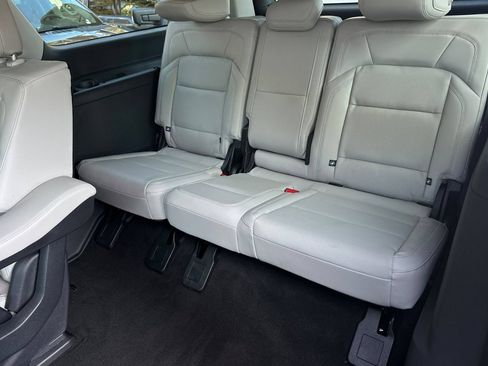 New 2026 Lincoln Navigator L Reserve AWD/4WD image 14