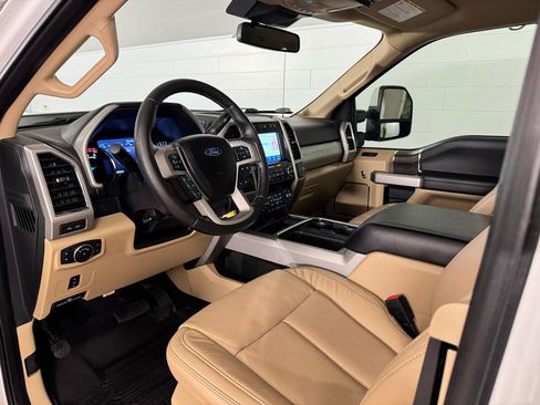 Used 2020 Ford F350 Lariat w/ Chrome Package image 13