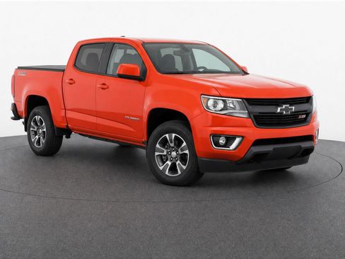 Used 2019 Chevrolet Colorado Z71 AWD/4WD image 2