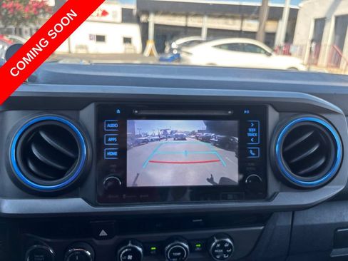 Used 2017 Toyota Tacoma TRD Off-Road AWD/4WD image 23